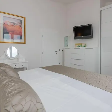 Mira Mel Mit Privaten Pool - Exklusiv Makarska