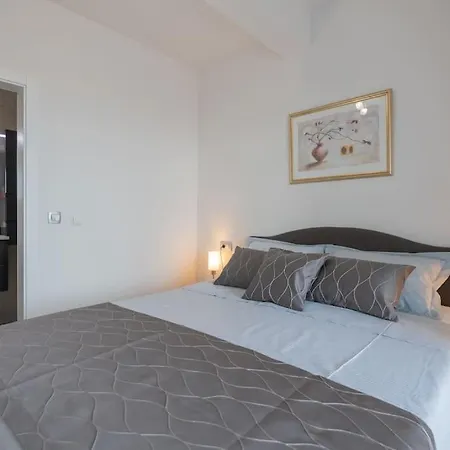 Mira Mel Mit Privaten Pool - Exklusiv Makarska