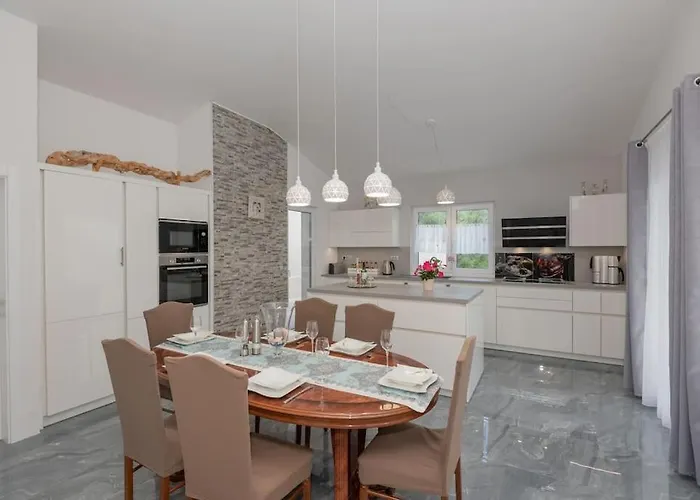 Mira Mel Mit Privaten Pool - Exklusiv Villa Makarska